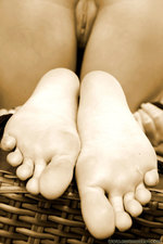 Free pictures series of nude Alina A. ...!