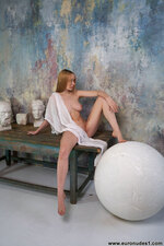 Free pictures series of nude Ekaterina E ...!