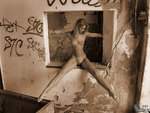 Free pictures series of nude Evi C. ...!