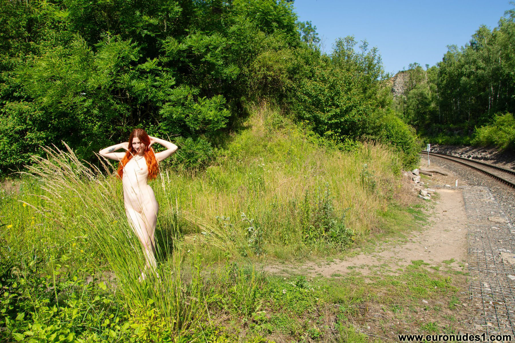 Free pictures series of nude Mariam Y ...!