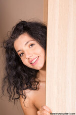 Free pictures series of nude Maruska A. ...!