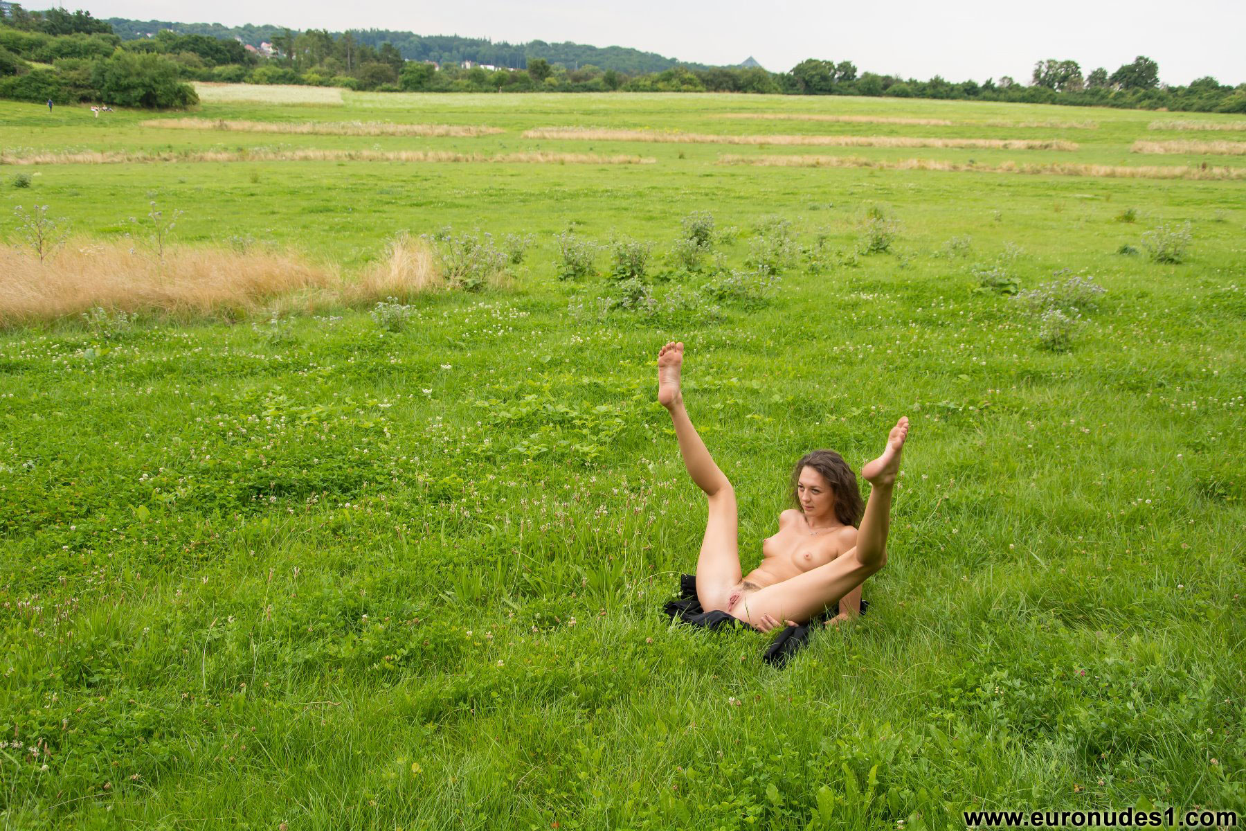 Free pictures series of nude Tina A. ...!