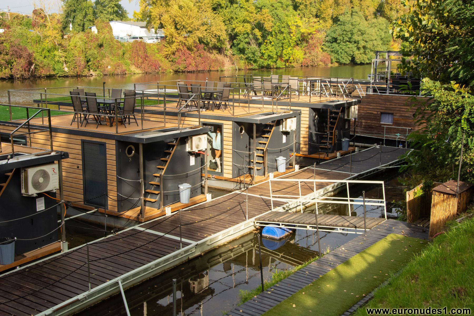 Free pictures series of nude Viktoria C. ...!